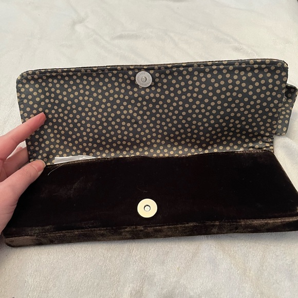 Shiraleah Velvet Clutch ~ new - Picture 3 of 5